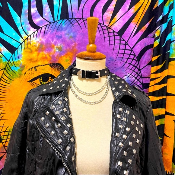 Guess Jackets & Blazers - 🌈 Lovely studded moto jacket